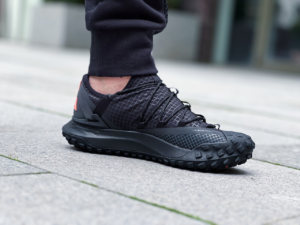 Alternative view of Giày Nike ACG Mountain Fly Low Anthracite DA5424-001