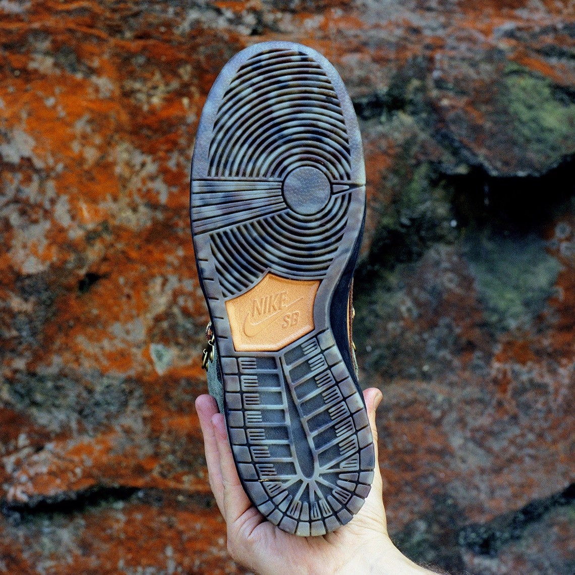 pass-port-x-nike-sb-dunk-high-du-kien-se-duoc-phat-hanh-vao-ngay-5-thang-3-toi