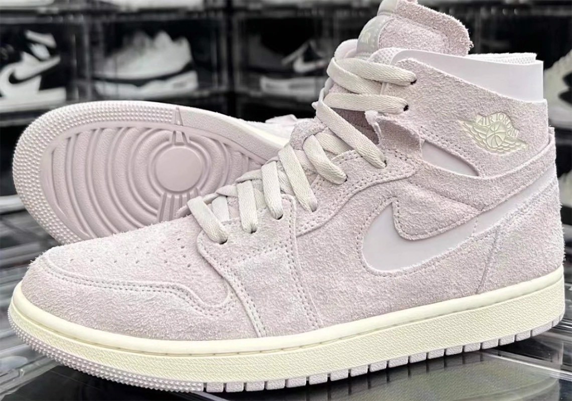 air-jordan-1-zoom-cmft-duoc-lam-moi-trong-tong-mau-soft-grey-va-light-lime