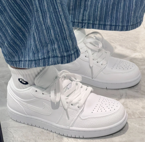 Giày Nike Air Jordan 1 Low 'All White' 553560-130 - Ảnh 2