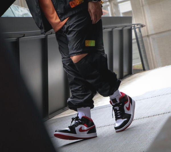 Giày Nike Air Jordan 1 Mid 'Metallic Red' 554724-122 - Ảnh 7