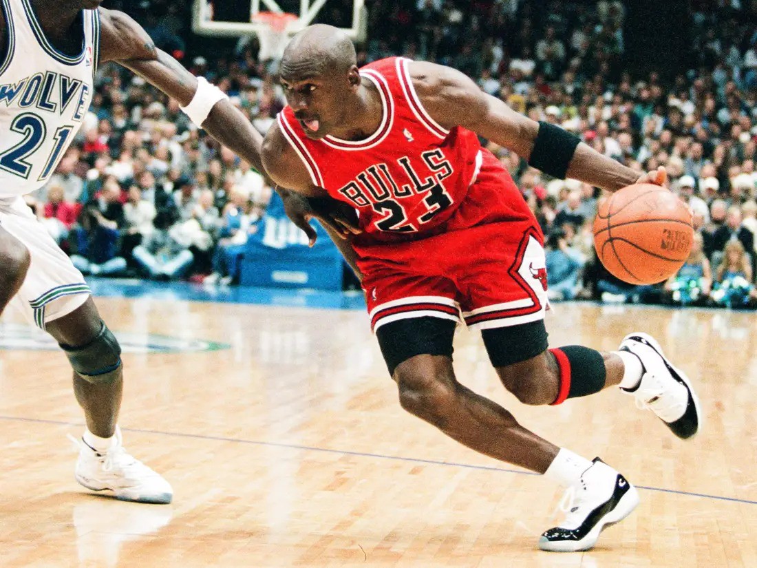 lich-su-nen-cong-nghiep-giay-bong-ro-qua-tung-thoi-ky