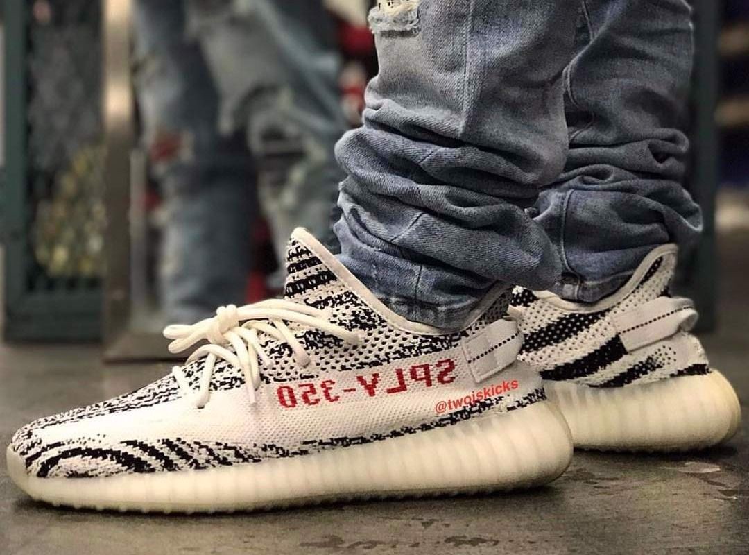 adidas-yeezy-boost-350-v2-zebra-co-dang-mua-hay-khong-dieu-ban-can-bi