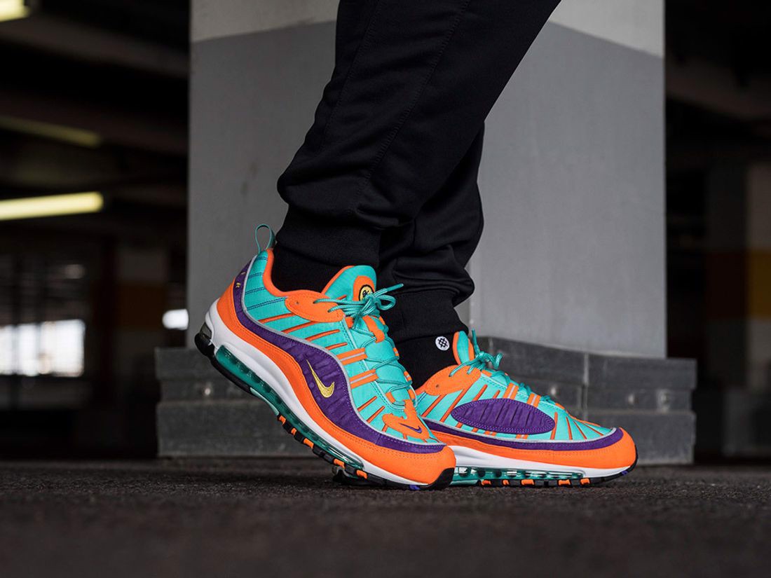 nike-air-max-98-co-dang-tien-mua-hay-khong-nhung-dieu-ban-can-biet