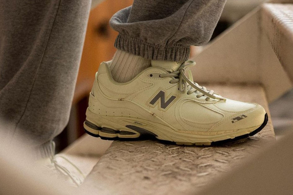 Hinh anh 8: Tat tan tat nhung gi ban can biet ve New Balance 2002R