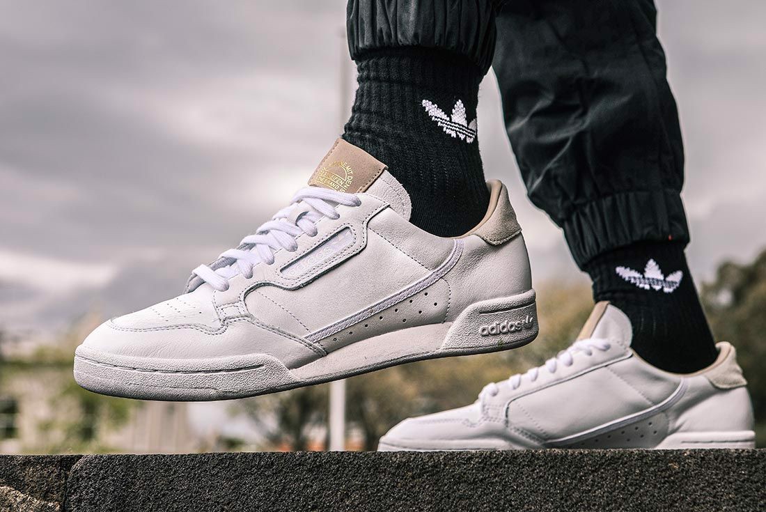 Bí mật lịch sử của mẫu Sneaker trắng huyền thoại tạo nên sự vĩ đại của Adidas Hinh anh 5: Bi mat lich su cua mau Sneaker trang huyen thoai tao nen su vi dai cua Adidas