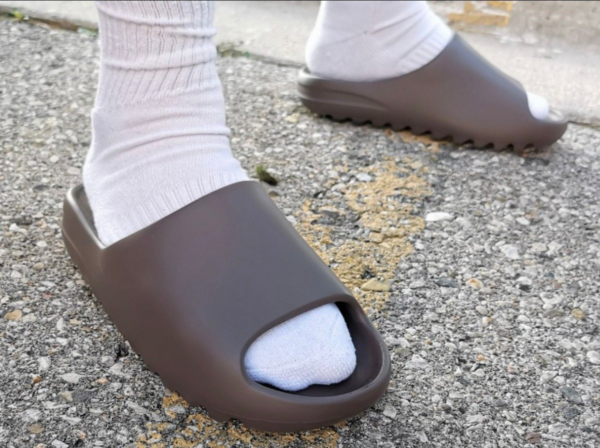 Dép Adidas Yeezy Slide Soot G55495 - Ảnh 9