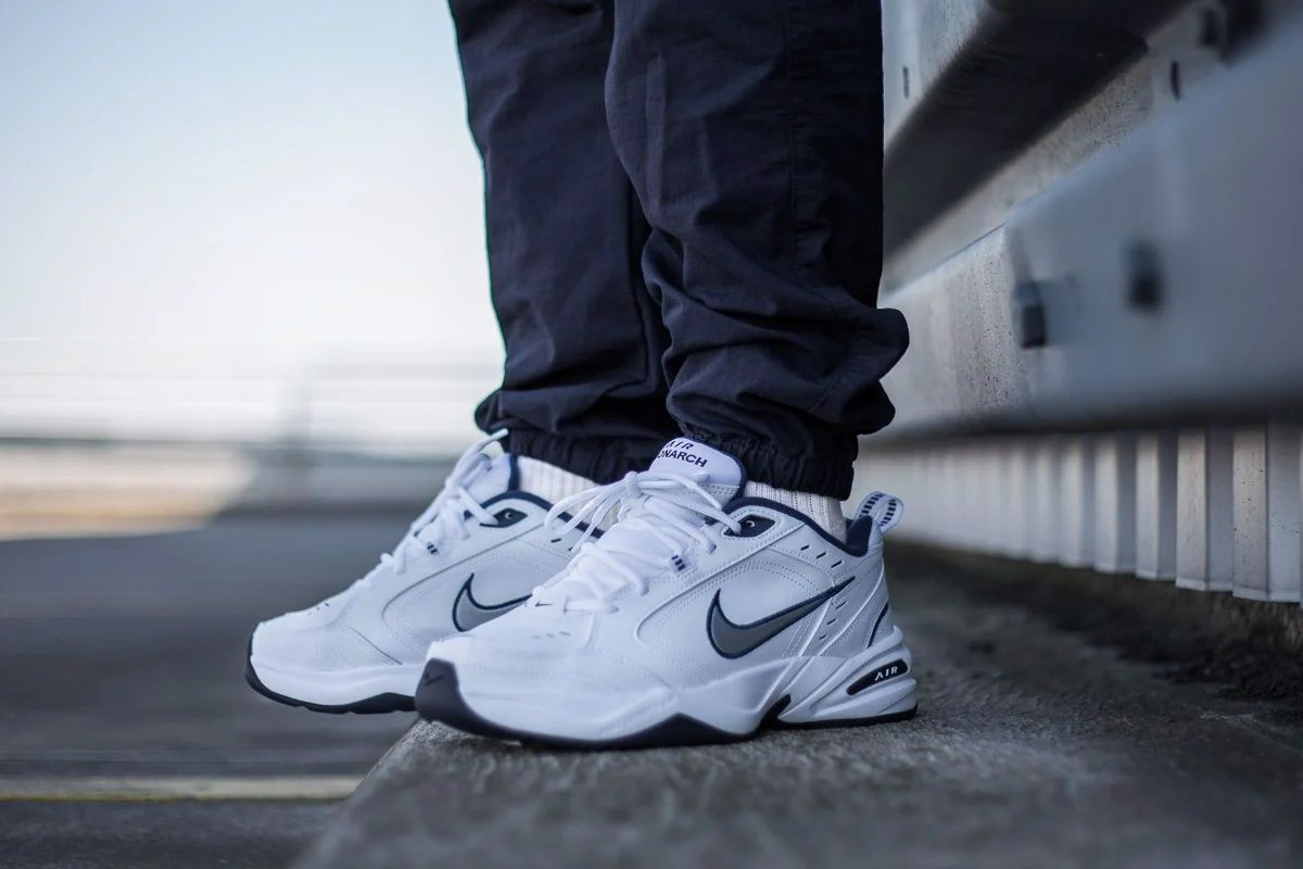 8-loi-khuyen-truoc-khi-mua-nike-air-monarch-iv