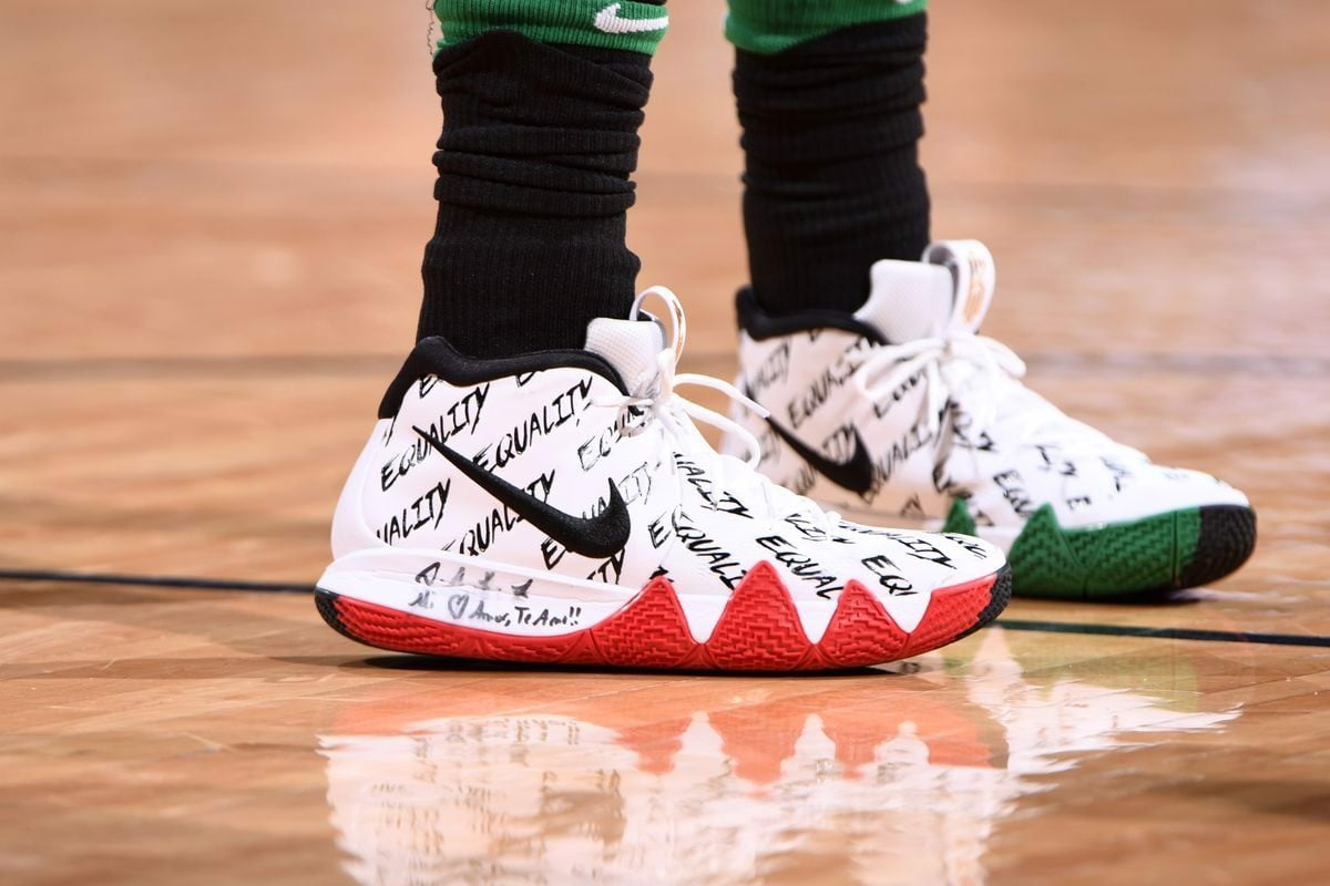 so-sanh-hieu-nang-cua-hai-doi-giay-bong-ro-nike-kyrie-5-va-nike-kyrie-4