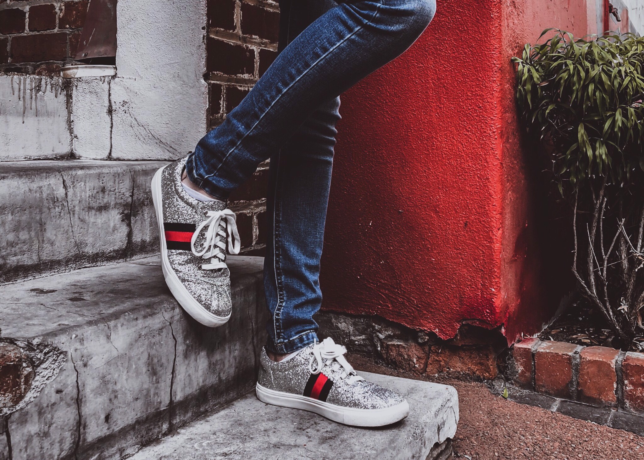 Hinh anh 4: 5 Cach phoi do voi giay Gucci nu dep nhat nam 2021