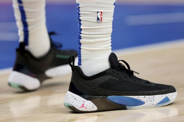 Giay Nike Jordan Luka 1 'No Translation' FB1801-004