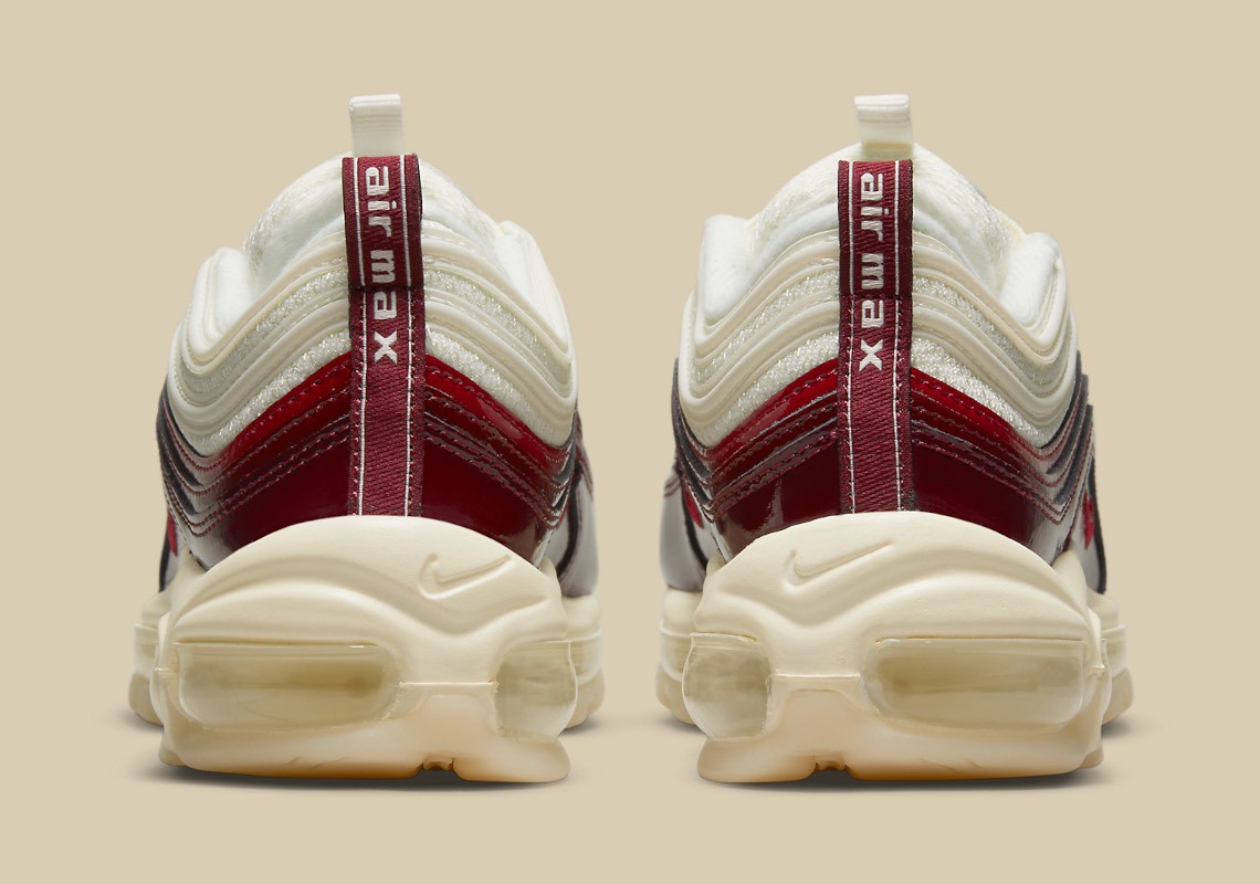 nike-dua-tong-mau-dark-beetroot-len-phien-ban-air-max-97-moi-nhat-cua-ho