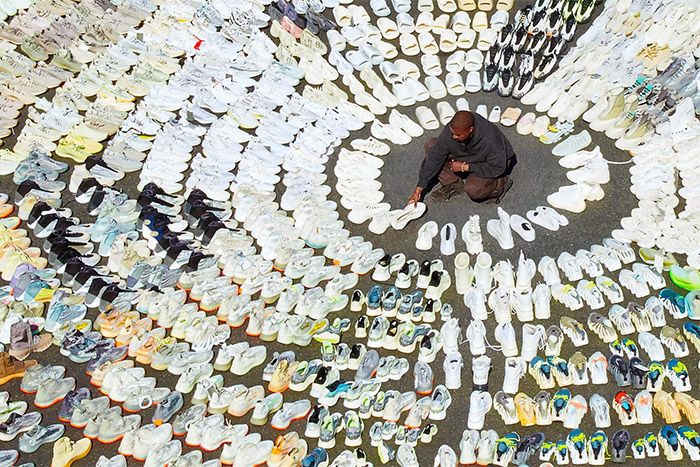 chao-don-yeezy-day-2021-cung-hang-loat-nhung-phoi-mau-co-dien-tro-lai