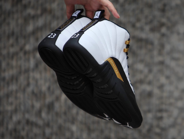 Giày Nike Air Jordan 12 Retro 'Royalty' CT8013-170 - Ảnh 4