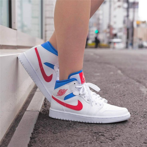 Giày Nike Air Jordan 1 Mid 'White Red Royal' BQ6472-164 - Ảnh 2