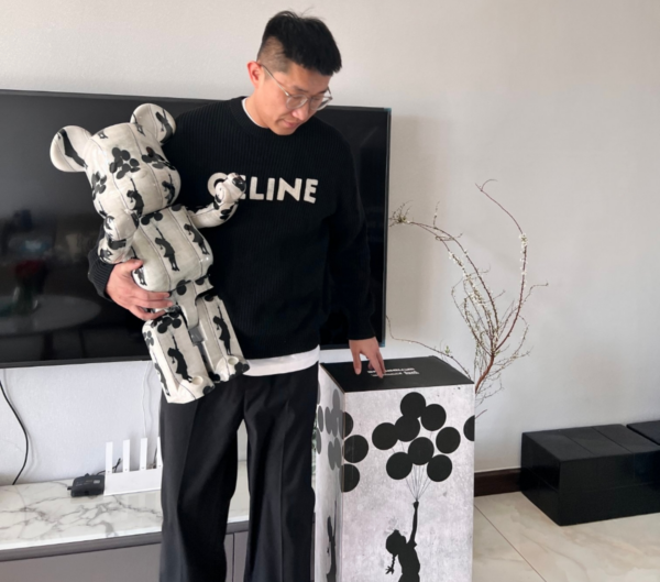 Mô Hình Bearbrick Banksy Flying Balloons Girl - Ảnh 7