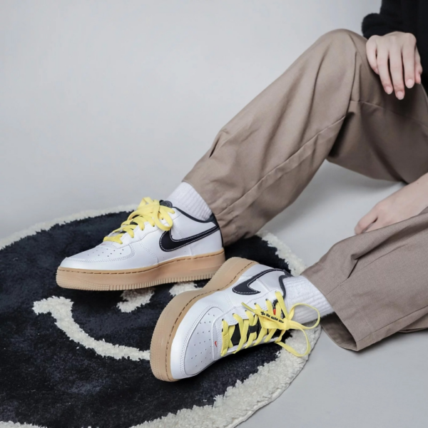 Giày Nike Air Force 1 LV8 DO5854-100 - Ảnh 3