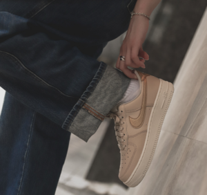 Giay Nike Air Force 1 '07 Essential 'Sanddrift Gold' DQ7569-102