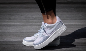 Giay Nike Air Force 1 Upstep Premium 'Metallic Platinum' 917590-001