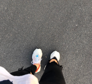 Alternative view of Giày Adidas Ozweego 'Solar Red' EH0252