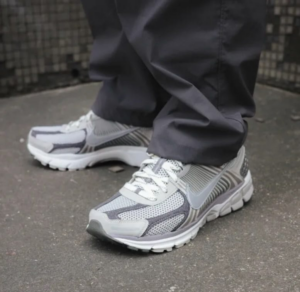 Giay Nike Zoom Vomero 5 PRM 'Light Iron Ore' FD0791-012