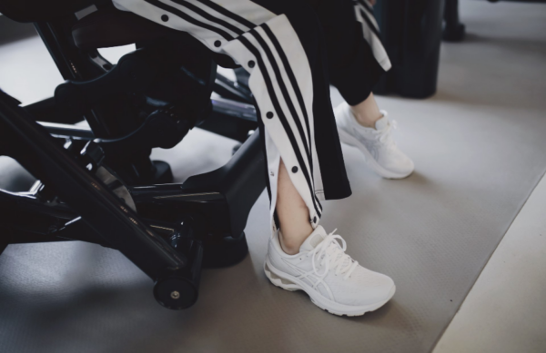 Giày Asics Gel Kayano 27 'Triple White' 1011A767 101 - Ảnh 3
