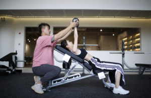 Alternative view of Giày Asics Gel Kayano 27 'Triple White' 1011A767 101