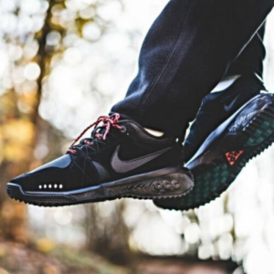 Alternative view of Giày Nike ACG Dog Mountain Triple Black AQ0916-003