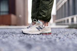 Alternative view of Giày New Balance 860v2 'Beige Green Red' ML860XG