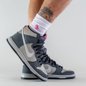 Alternative view of Giày Nike SB Dunk High Pro 'Medium Grey Pink' DJ9800-001