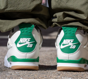 Giay Nike Air Jordan 4 Retro 'Pine Green' DR5415-103