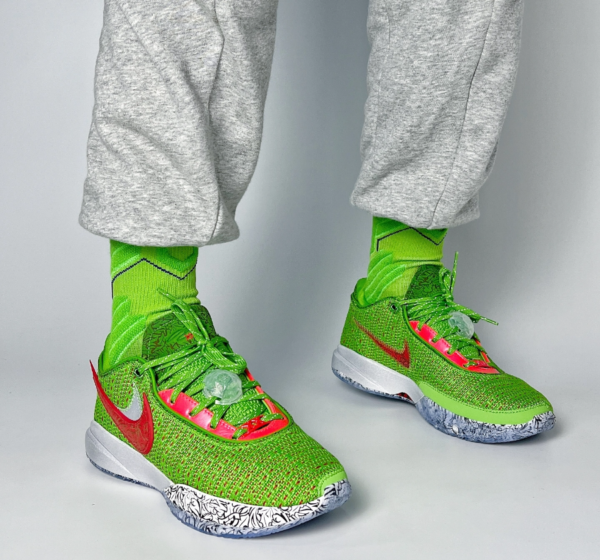 Giày Nike LeBron 20 'Stocking Stuffer' FJ4956-300 - Ảnh 2