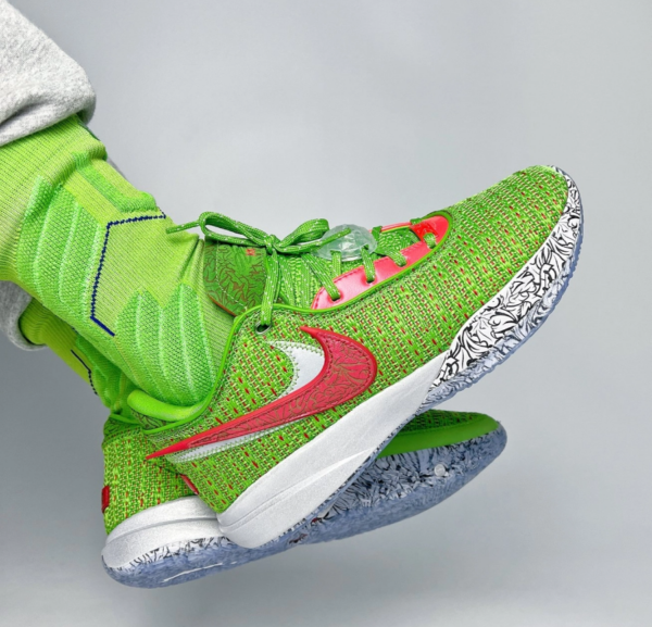 Giày Nike LeBron 20 'Stocking Stuffer' FJ4956-300 - Ảnh 3
