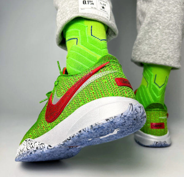Giày Nike LeBron 20 'Stocking Stuffer' FJ4956-300 - Ảnh 4