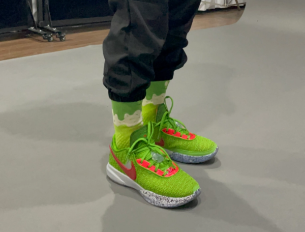 Giày Nike LeBron 20 'Stocking Stuffer' FJ4956-300 - Ảnh 11
