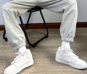 Giay Nike Air Jordan 1 Mid 2022 'Triple White' 554724-136