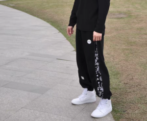 Giay Nike Air Jordan 1 Mid 2022 'Triple White' 554724-136