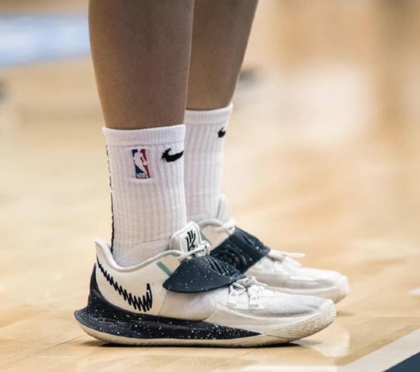 Giày Nike Kyrie Low 3 Team 'White Midnight Navy' CW6228-100 - Ảnh 3