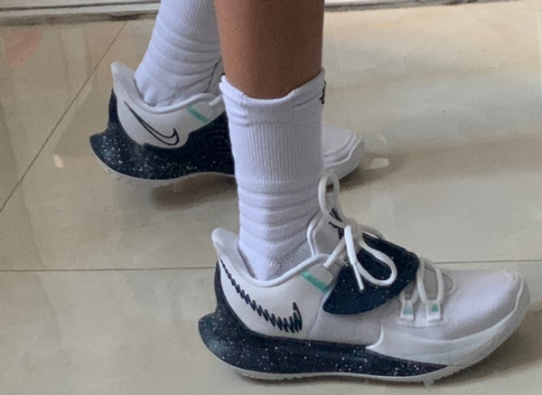 Giày Nike Kyrie Low 3 Team 'White Midnight Navy' CW6228-100 - Ảnh 4