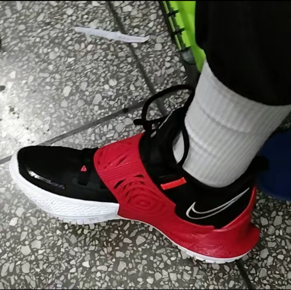 Giày Kyrie Low 3 Team 'Black University Red' CW6228-001 - Ảnh 3