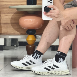 Giay Adidas 4DFWD 'White Black' Q46448