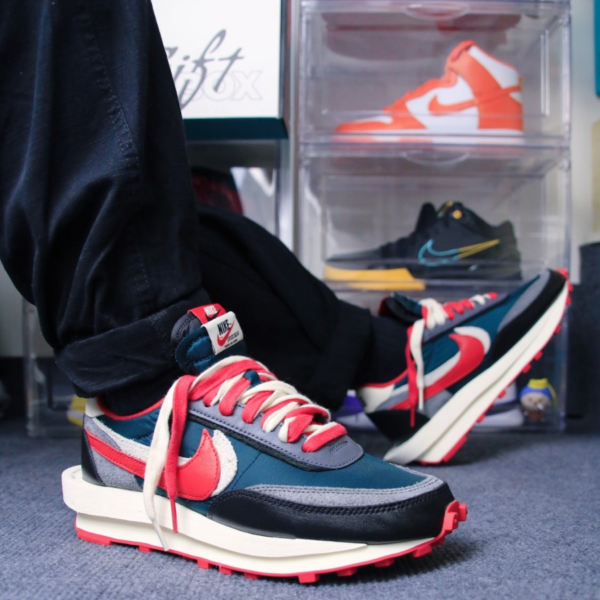 Giày Nike Sacai x Undercover x LDWaffle 'Midnight Spruce University Red' DJ4877-300 - Ảnh 4