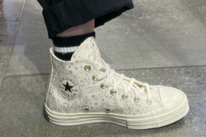 Giay Converse Chuck Taylor All-Star 70 Hi Elements Print 'Egret Gold' A02207C