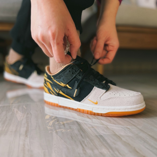 Giày Nike Dunk Low GS 'God Of Wealth' DQ5351-001 - Ảnh 6