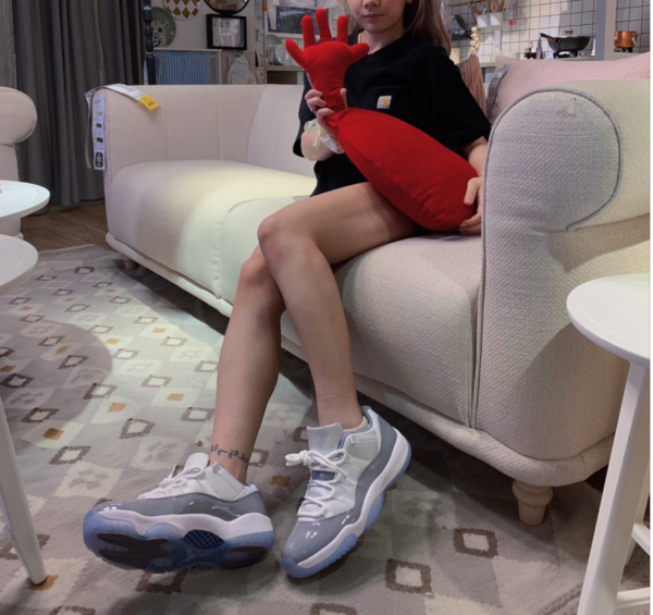 Giay Nike Air Jordan 11 Retro Low 'Cement Grey' AV2187-140