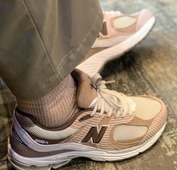 Giày New Balance 2002R 'SSENSE Corduroy' M2002RSS - Ảnh 7