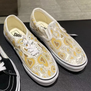 Giay Vans Classic Slip On 'Pink Heart' VN0A5JMHJBW