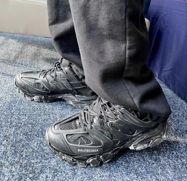 Giày Balenciaga Track Sneaker 'Faded Black' 542023-W3CN2-1000 - Ảnh 2