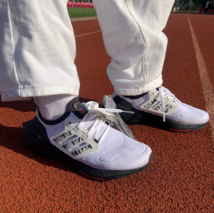 Alternative view of Giày Adidas Ultra Boost 22 White Black GW1915