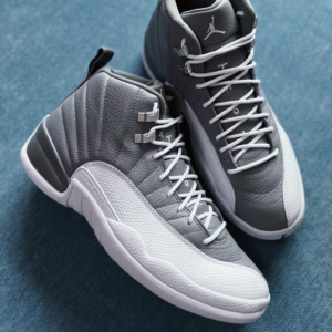 Giay Nike Air Jordan 12 Retro 'Grey' CT8013-015